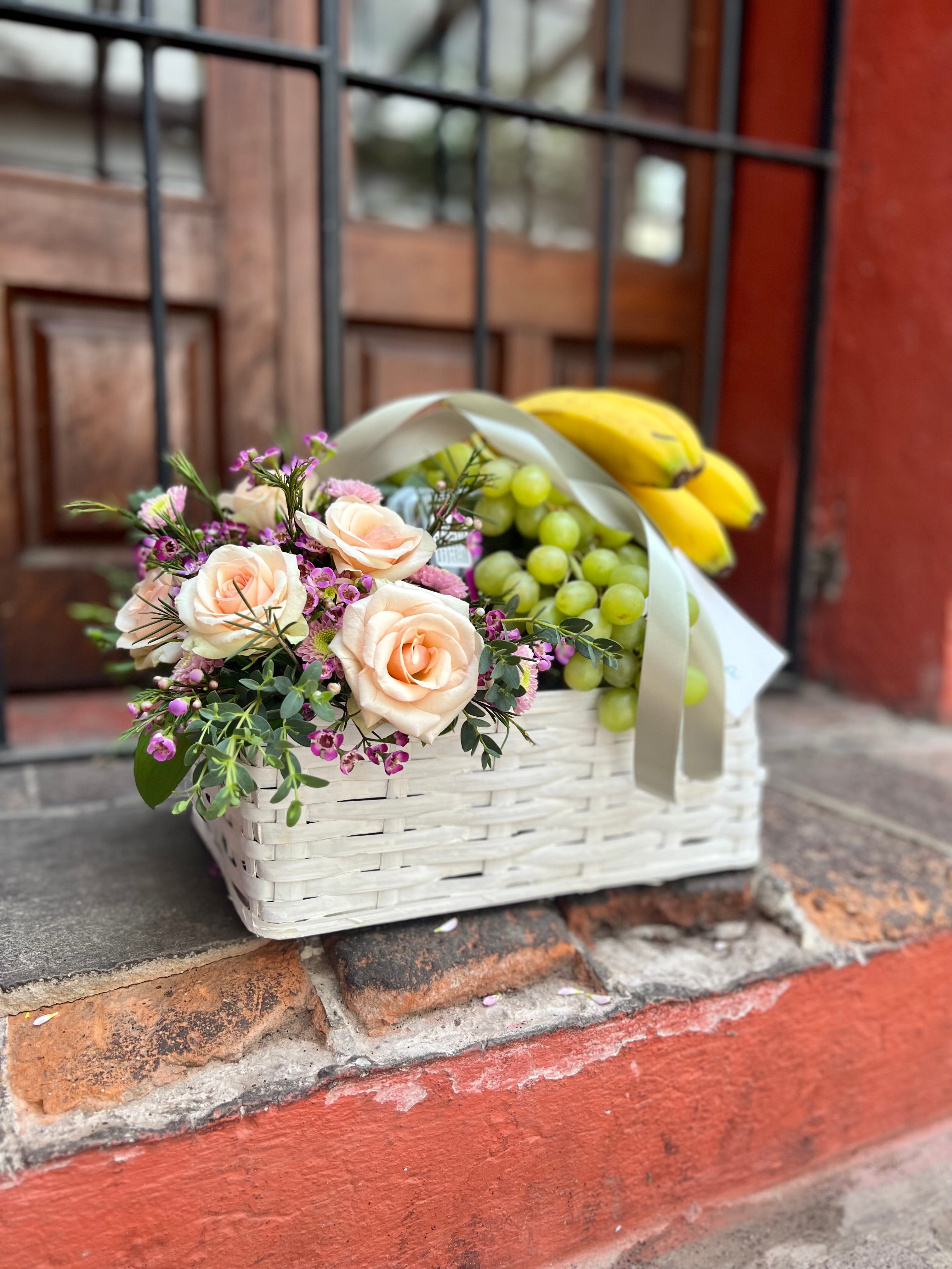 FLORES Y FRUTAS